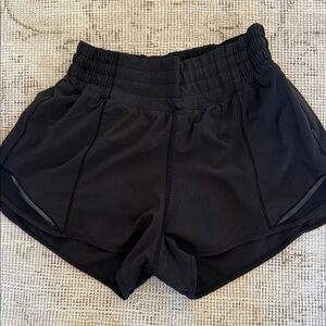 Lululemon
Hotty Hot High-Rise Lined Short 2.5"
Black
Size 2